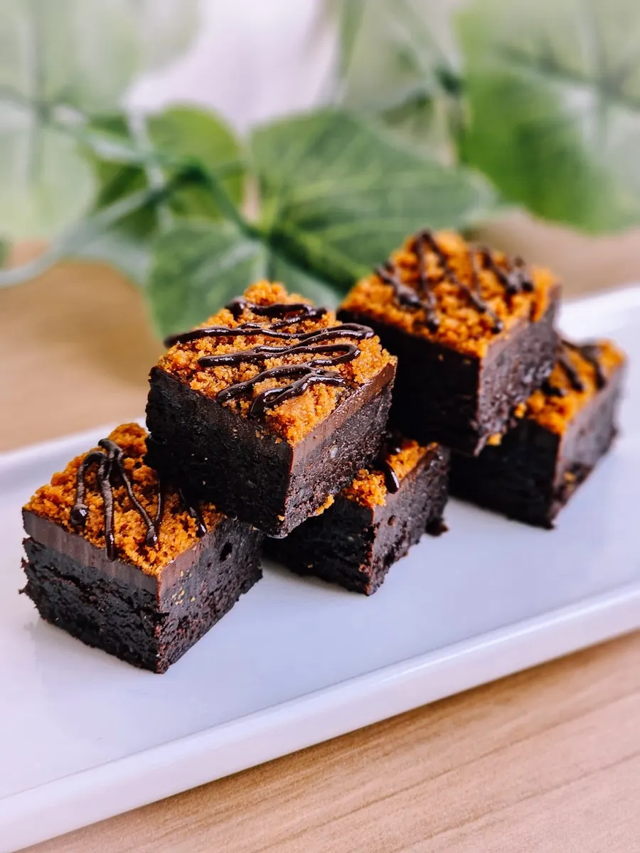Lotus Biscoff Chocolate Brownies